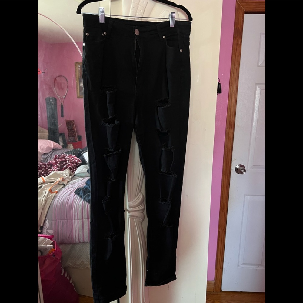 Fashionnova black skinny rip jeans